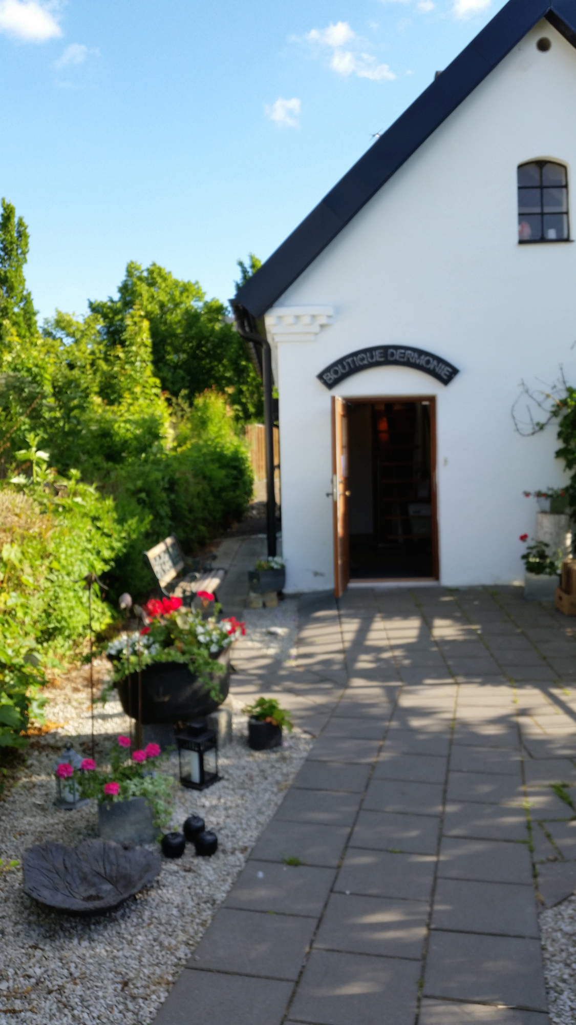 Boutique-Dermonie_a2